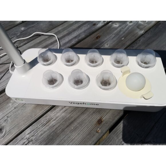 Vegehome Hydroponic Garden System - 8 pods - Picture 2 of 3